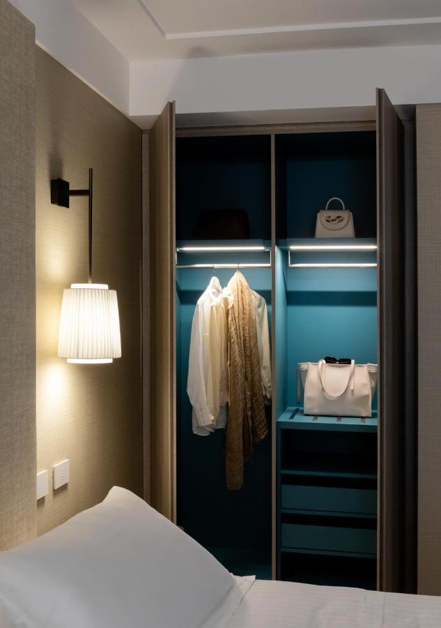 Ceccarini 9 Home Suite Home Riccione Buitenkant foto