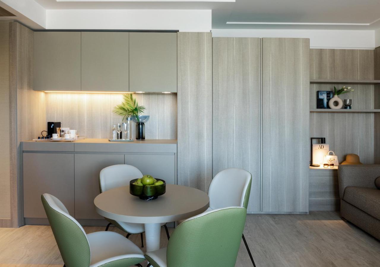 Ceccarini 9 Home Suite Home Riccione Buitenkant foto