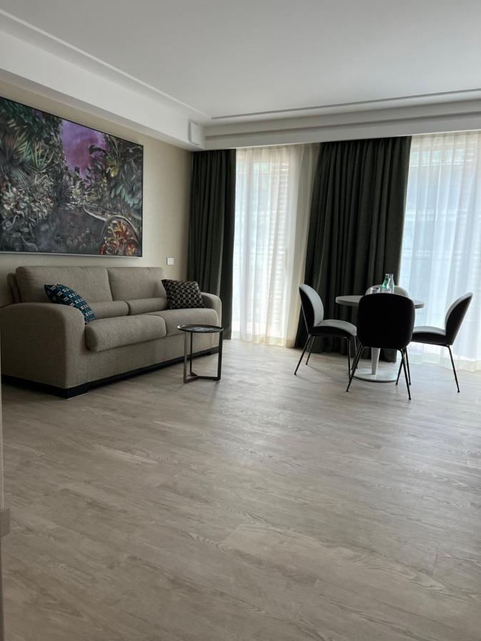 Ceccarini 9 Home Suite Home Riccione Buitenkant foto