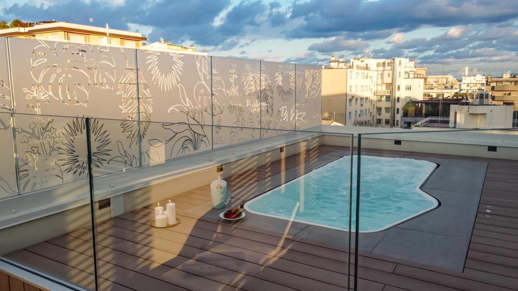 Ceccarini 9 Home Suite Home Riccione Buitenkant foto